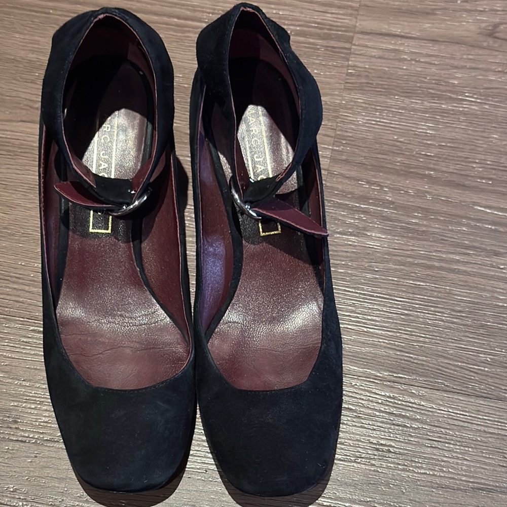Marc Jacobs black suede heels